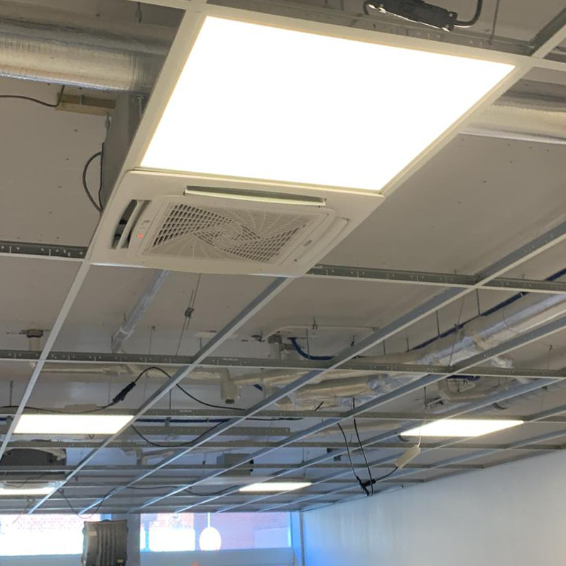 Plafondmodel installatie